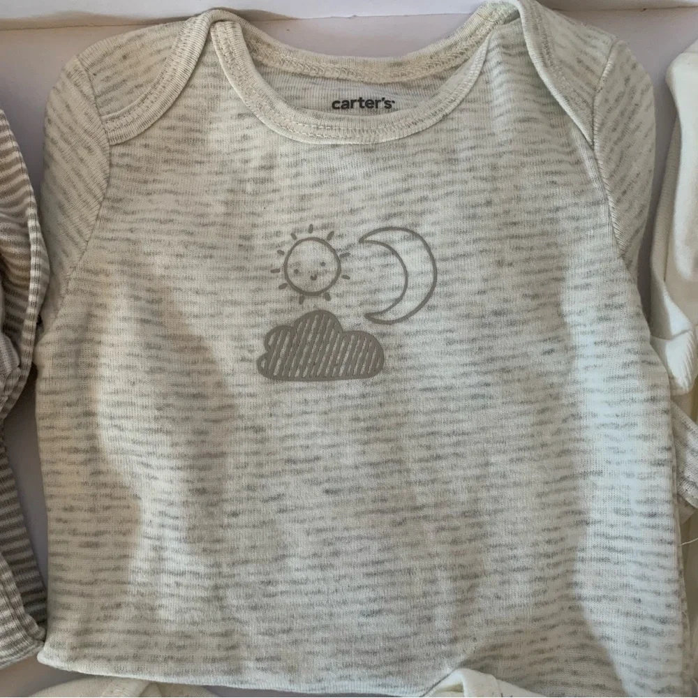 🌸NWT. CARTER’S Hippo, Sun, & Moon 6 Pack Bodysuits